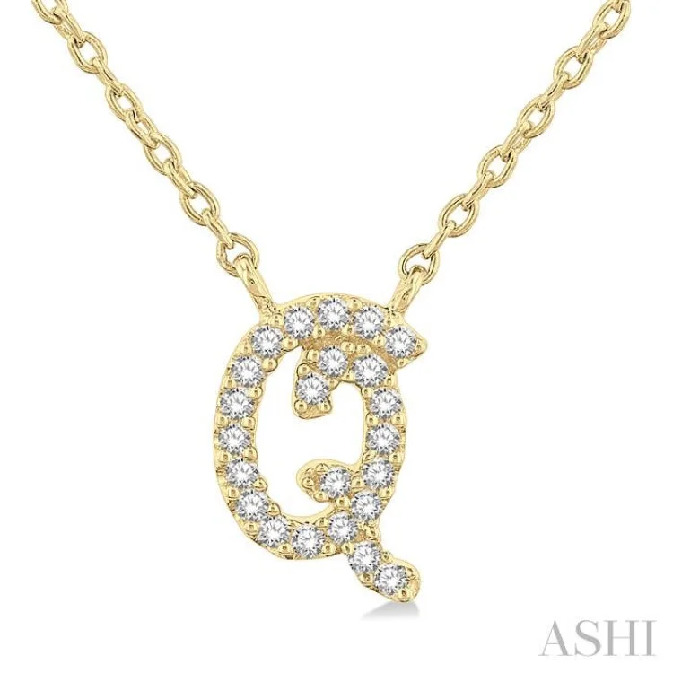 1/10 Ctw Initial 'Q' Round cut Diamond Pendant With Chain in 14K Yellow Gold