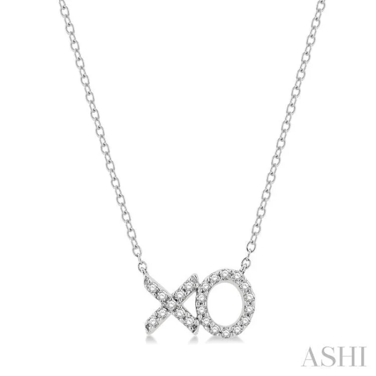 1/6 ctw 'XO' Hugs and Kisses Round Cut Diamond Petite Fashion Pendant With Chain in 10K White Gold