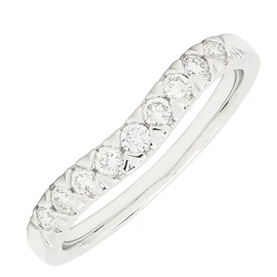 Diamond Curved Wedding Band in 14kt White Gold (1/4ct tw)