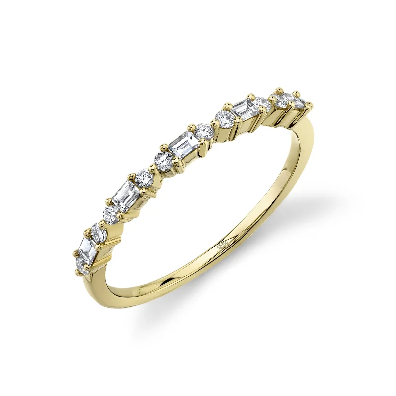 0.25CT 14K Y/G DIAMOND BAGUETTE BAND